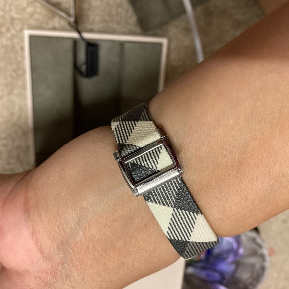 💯 Authentic Burberry watch - Picture 6 of 9